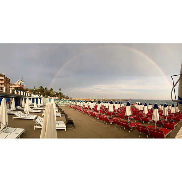 #arcobaleno #rainbow #beach #andora #panoramica #bagniregina