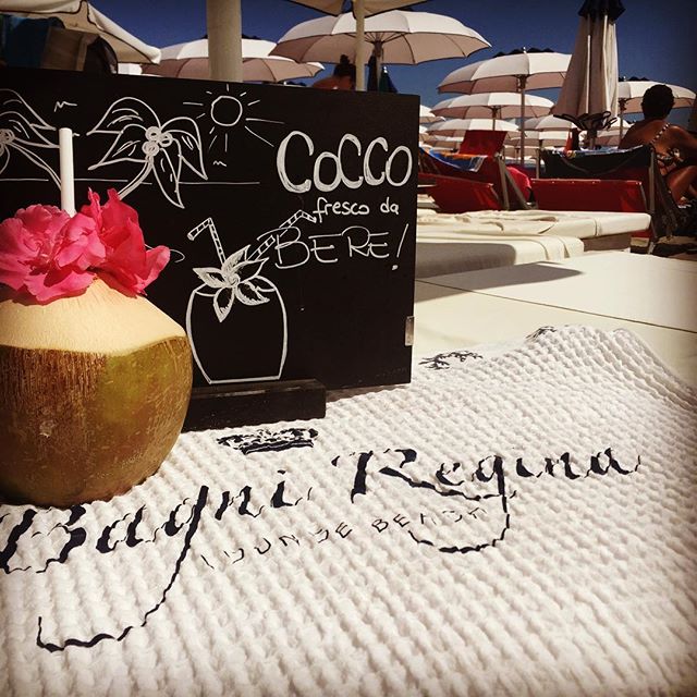 #cocco #estate #bagniregina #beach #sun #fresco Cocco fresco ️