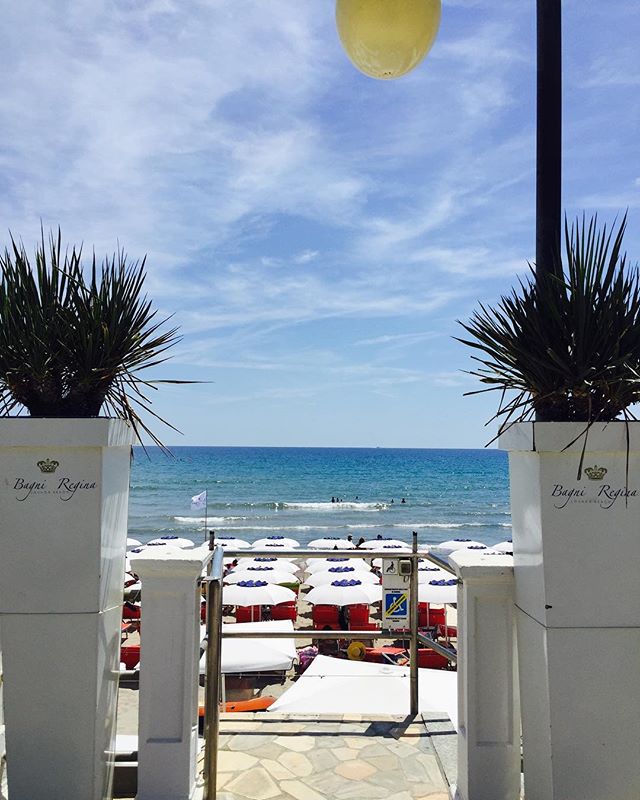 Buon lunedì a tutti ! #sun #mare #lunedì #andora