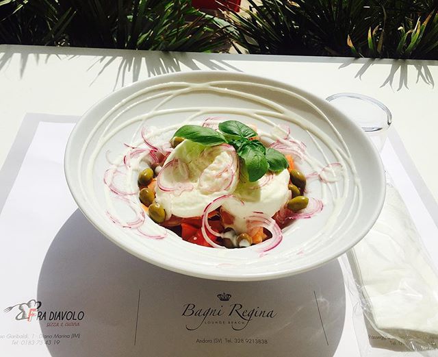 Nuova creazione #bufala #salmone #cipolle #basilico #fresh #condiglione #yogurt #foodporn #foodblogger